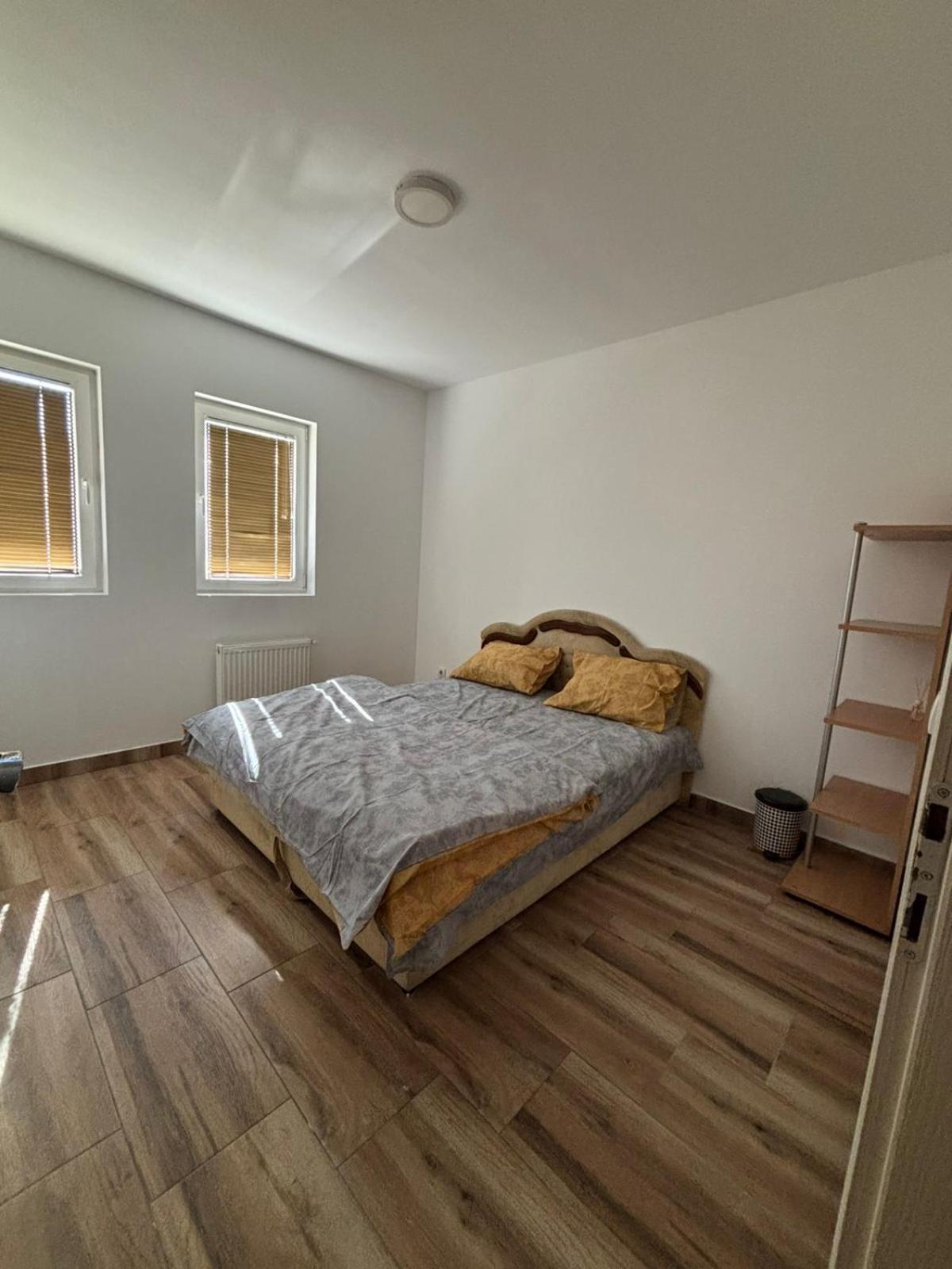 Dp Lux Apartman Obrenovac Buitenkant foto