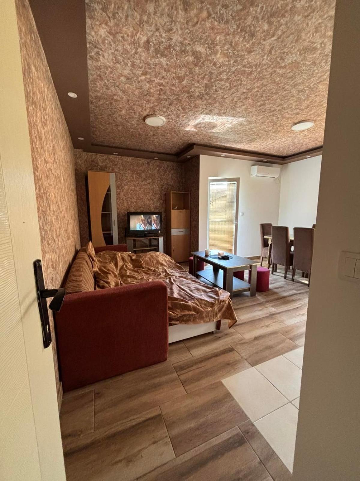 Dp Lux Apartman Obrenovac Buitenkant foto